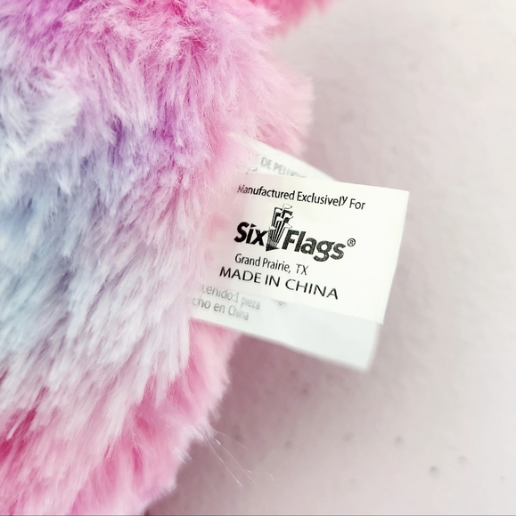 Six Flags RARE Llama Plush - Picture 6 of 7